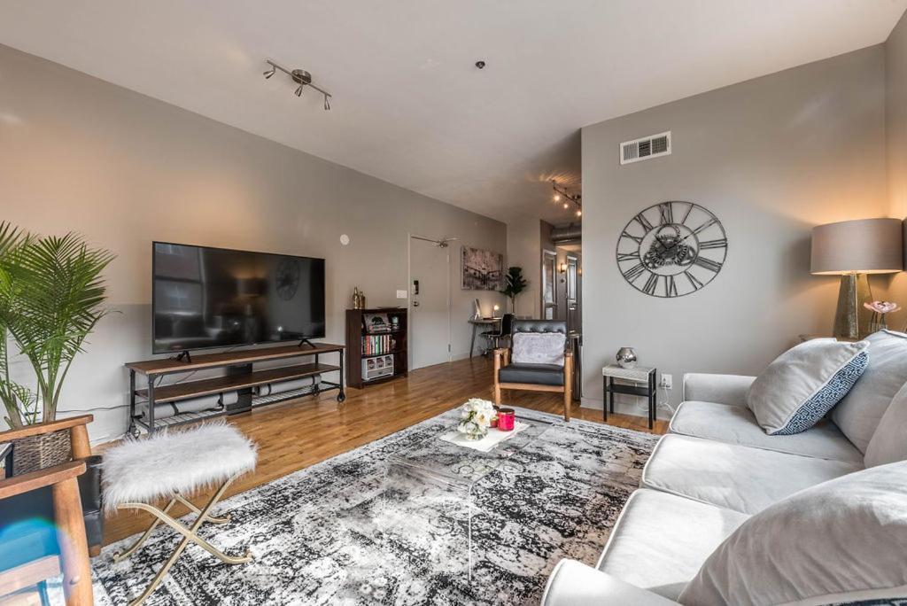 Trendy Castleberry Hill Condo- Walk To Mercedes Benz/ All Downtown Attractions 亚特兰大 外观 照片